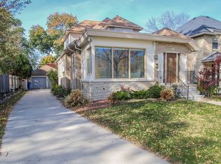 5861 N Bay Ridge Ave, Whitefish Bay, WI 53217