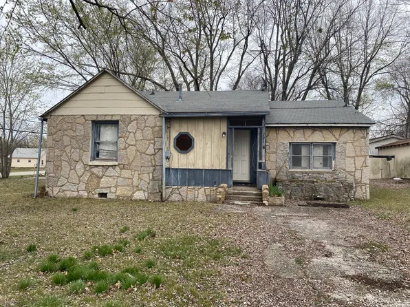 701 S Hazel St, Grove, OK 74344