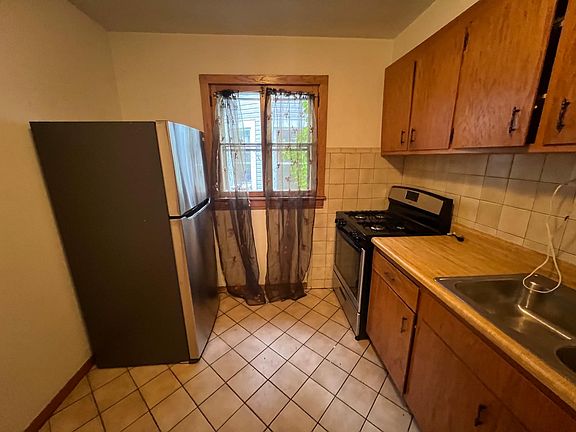 3rd image of 43 W 15th St #1W