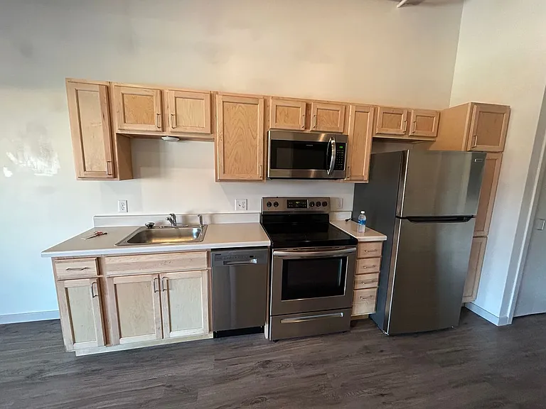 101 Main St S #214 — Photo 2