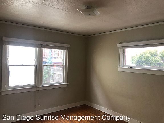 4th image of 4670 Kensington Dr