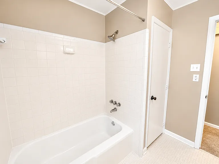 452 Cloverhill Pl — Photo 14