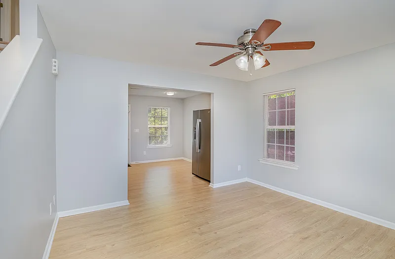 4 bed, 2.0 bath, 1398 sqft, $2,200 — Photo 4