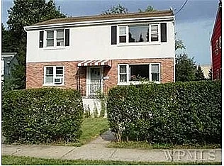 21 Madison Ave photo 1
