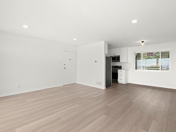 4th image of 70 Crestline Dr APT 11