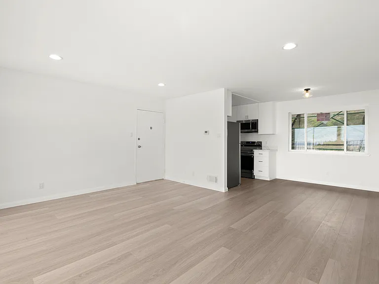 70 Crestline Dr #11 — Photo 4