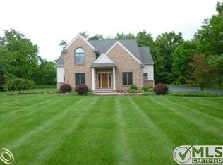 6499 Sunset Dr, South Lyon, MI 48178