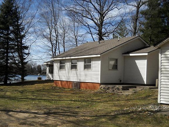 3rd image of 12015 N Lake St