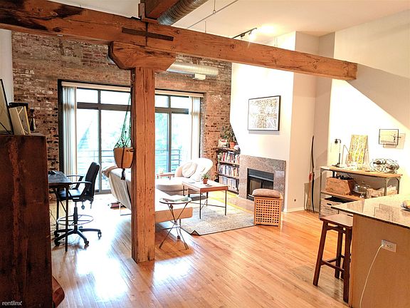 4th image of 1525 S Michigan Ave APT 305
