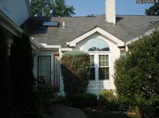 713 Grand View Ln, Aurora, OH 44202