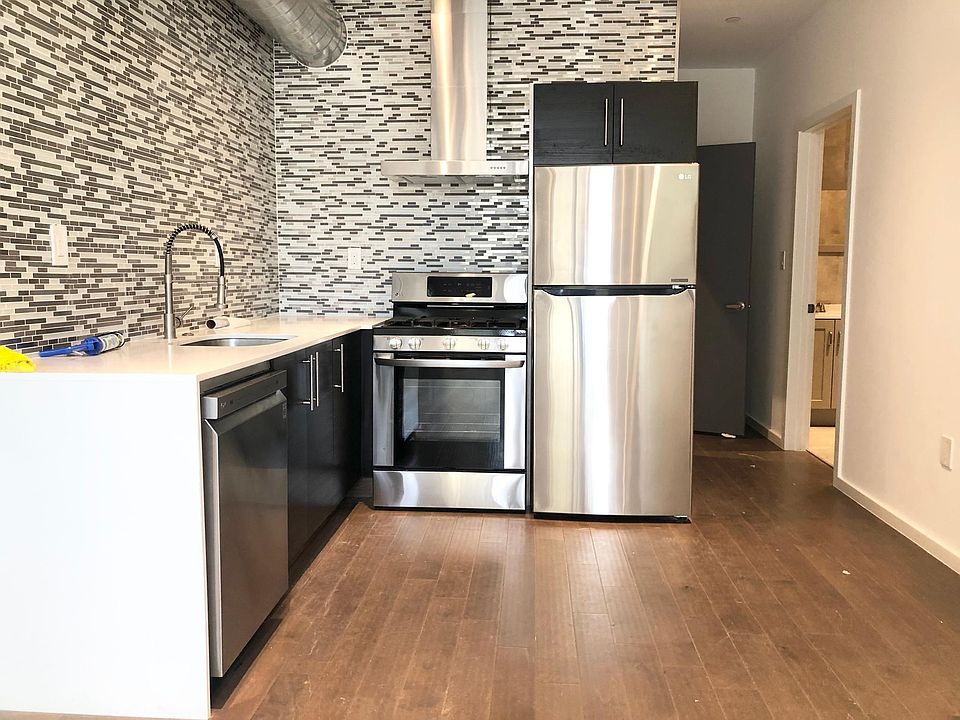 1st image of 1531 N Franklin St #200