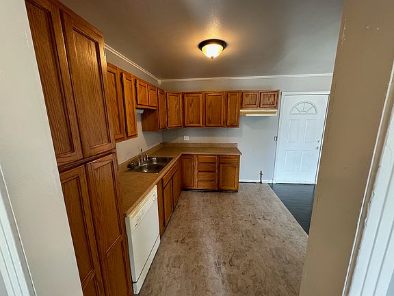 2nd image of 2417 Orange St