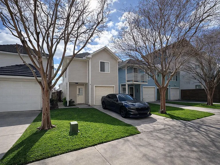 1204 Andrews St — Photo 20