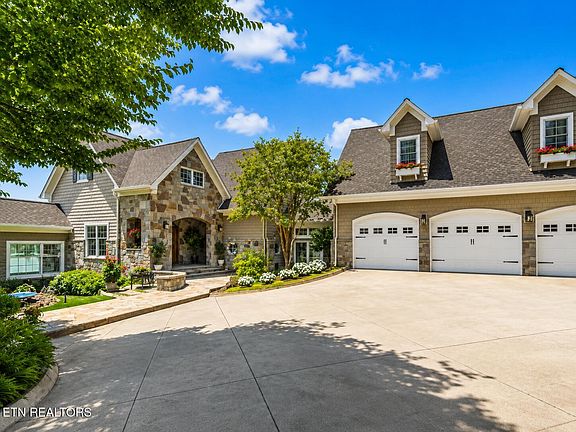 2nd image of 8941 Kelsey Ln