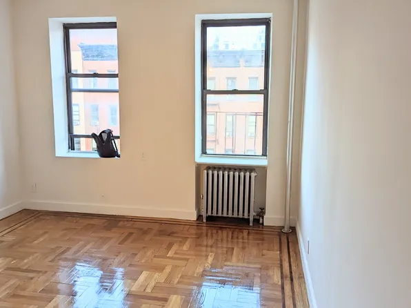 1585 First Avenue image 1 of 8