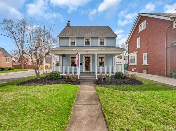 3931 McKoon Ave, Niagara Falls, NY 14305