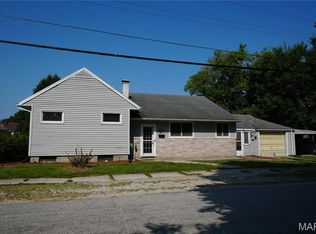 201 N Cherry St, Mount Olive, IL 62069