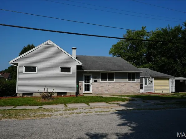 201 N Cherry St, Mount Olive, IL 62069