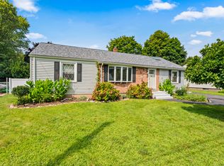 30 Colonial Ln, Wallingford, CT 06492
