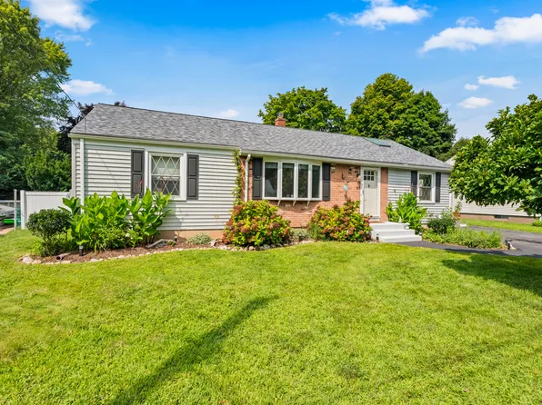 30 Colonial Lane, Wallingford, CT 06492