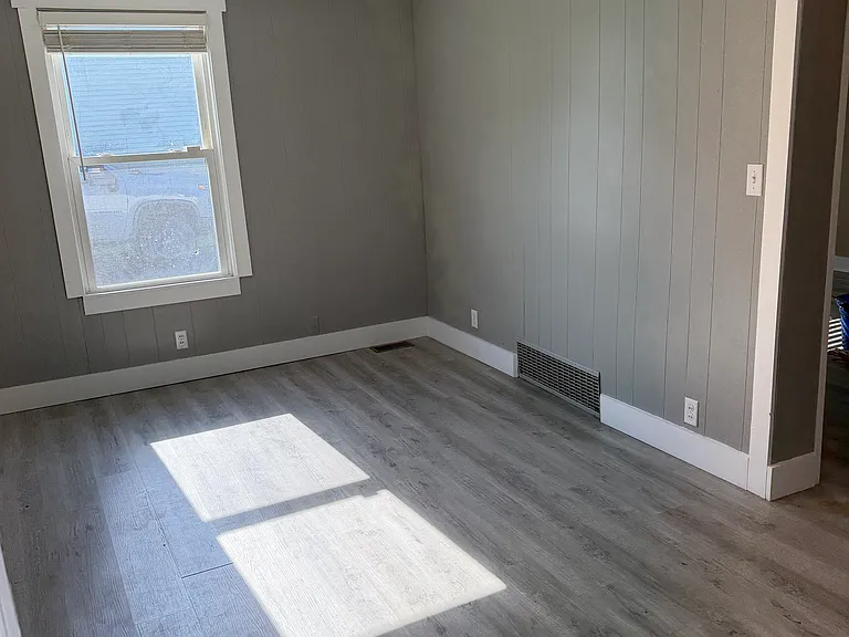 4263 Pleasant View Ave — Photo 3