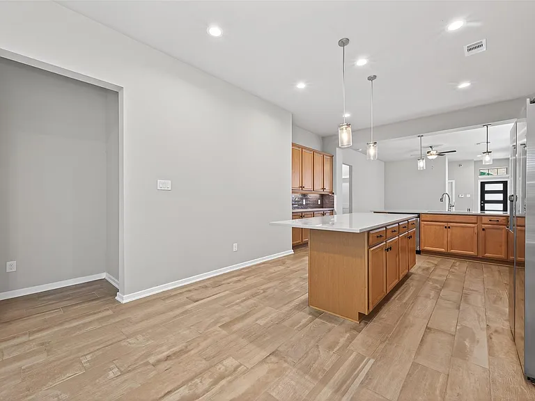 516 Shine Ct — Photo 19