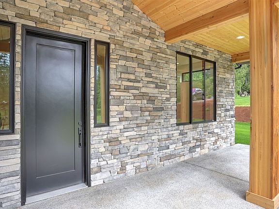 4th image of 5006 57th Avenue NW
