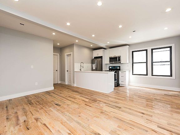 3rd image of 104-27 196th St