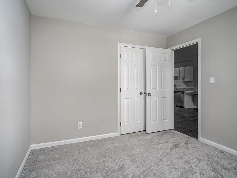 111 N Wheeless Dr — Photo 9