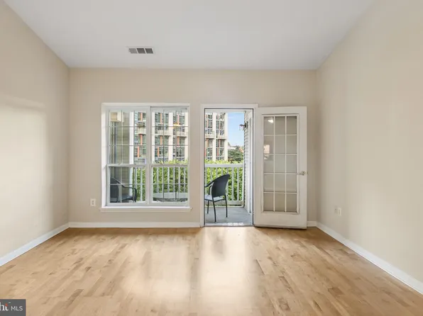 4551 Strutfield Ln APT 4422, Alexandria, VA 22311