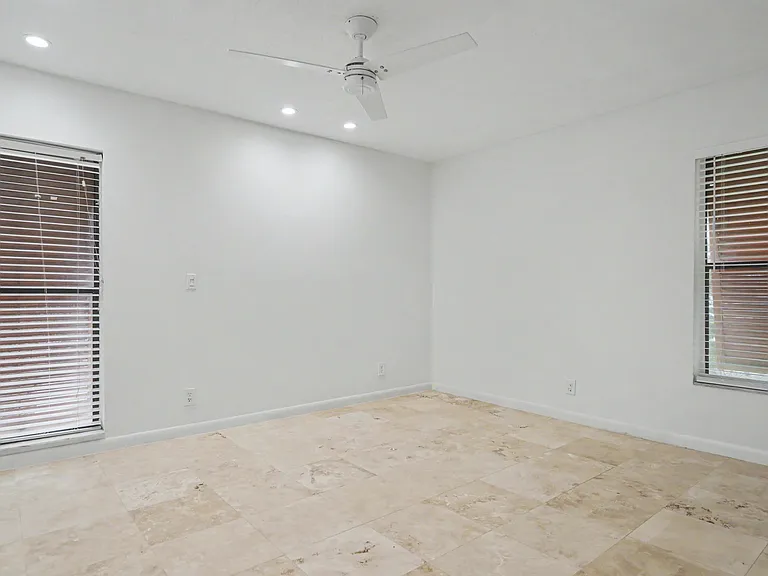 3939 NE 5th Ave #A201 — Photo 12