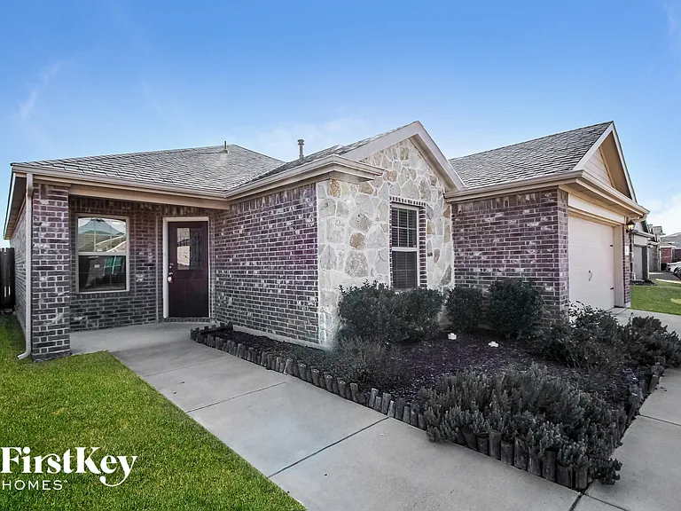 1307 Bent Grass Dr — Photo 2