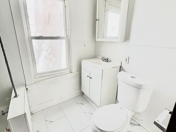 4th image of 65 Euclid Ave APT 3
