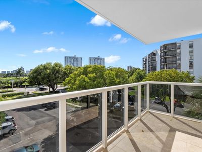 3625 N Country Club Dr APT 309, Aventura, FL, 33180
