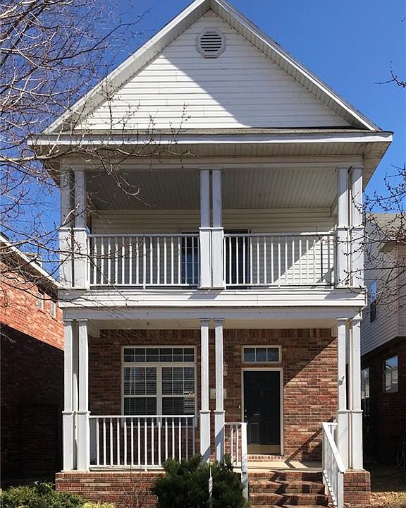 1st image of 437 Founders Park Dr E