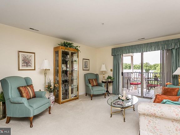 4th image of 3907 Hannon Ct APT 3C