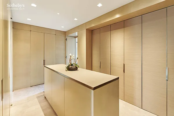 Sold by Sotheby's International Realty | media 20