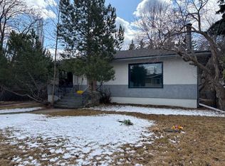 2111 N Halifax Cres NW, Calgary, AB T2M4C8