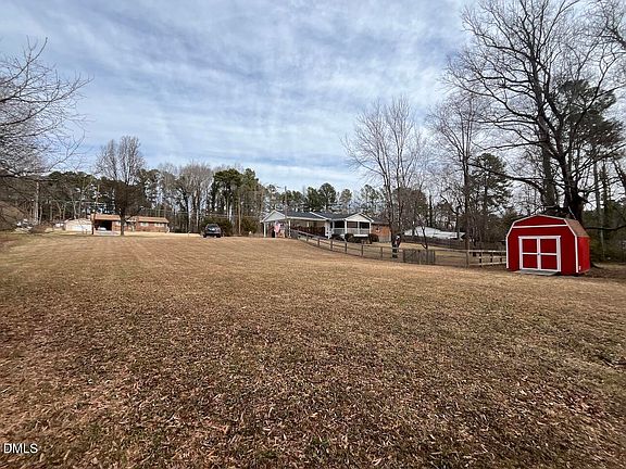 3rd image of 3908 Holder Rd