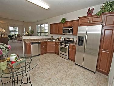 2nd image of 757 Glengarry Ct
