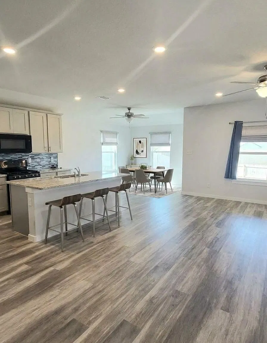 3 bed, 2.0 bath, 1610 sqft, $2,300 — Photo 4