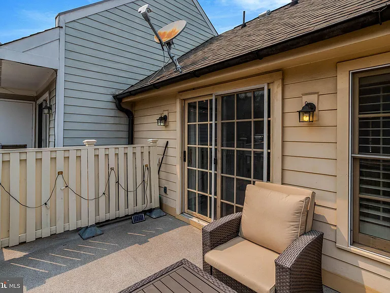 422 Pendleton St — Photo 38