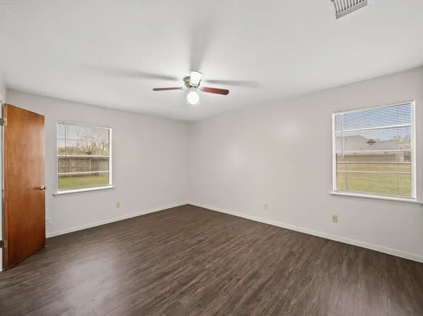 322 Pinedale Ave, Rosharon, TX 77583