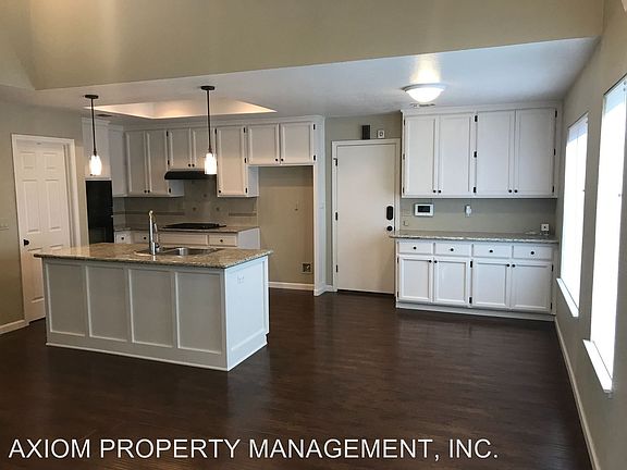 4th image of 400 Kingston Ct