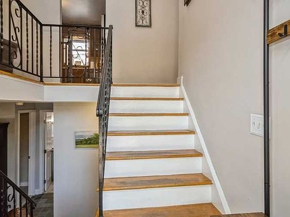 3rd image of 7 Kimball Dr