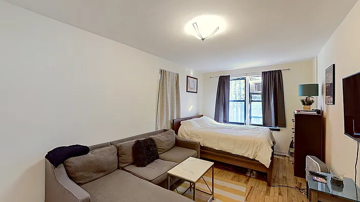 Rented by Emor Management Inc. | media 8