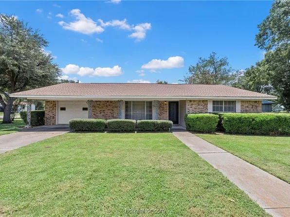 201 W Farish Ave, Rosebud, TX 76570