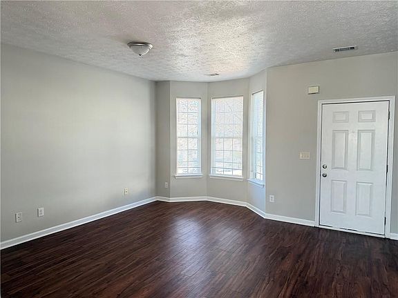 5th image of 68 Timber Ridge Dr