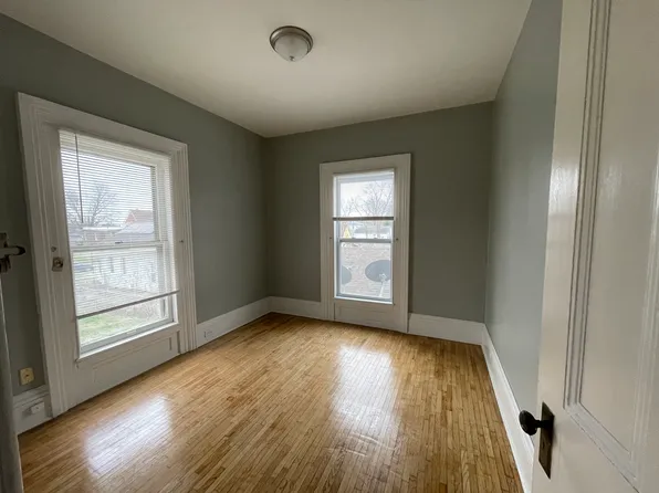 713 W Jackson St, Ottawa, IL 61350