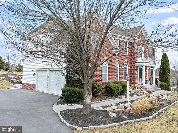 3rd image of 42 Little Sorrel Dr